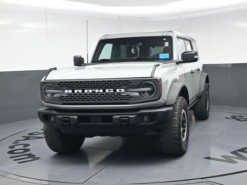 Used 2023 Ford Bronco Badlands w/ Sasquatch Package image 11