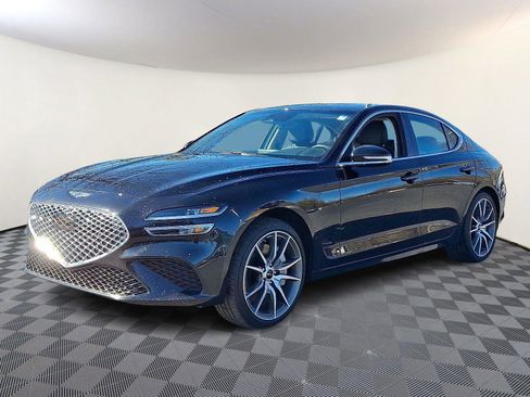 Used 2025 Genesis G70 2.5T image 3