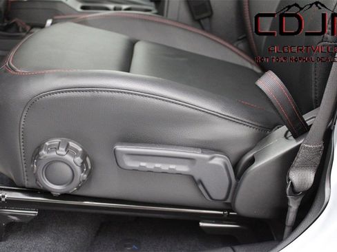 Used 2023 Jeep Gladiator Rubicon w/ Cold Weather Group image 19