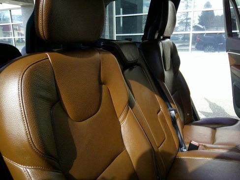 Used 2019 Volvo XC90 T6 Momentum image 40