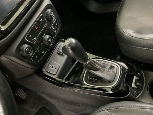 Used 2018 Jeep Compass Limited w/ Navigation Group image 18