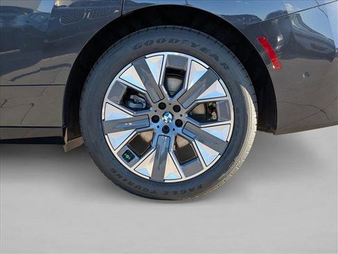 New 2026 BMW iX xDrive60 image 10