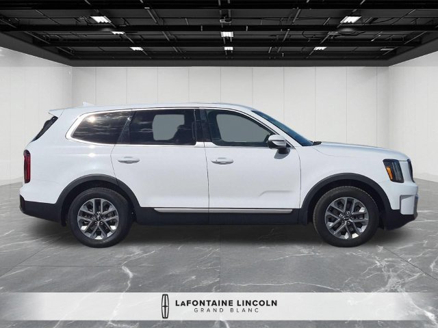 Used 2023 Kia Telluride LX FWD image 6