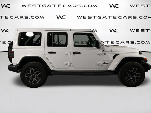 Used 2024 Jeep Wrangler Unlimited Sahara AWD/4WD image 45