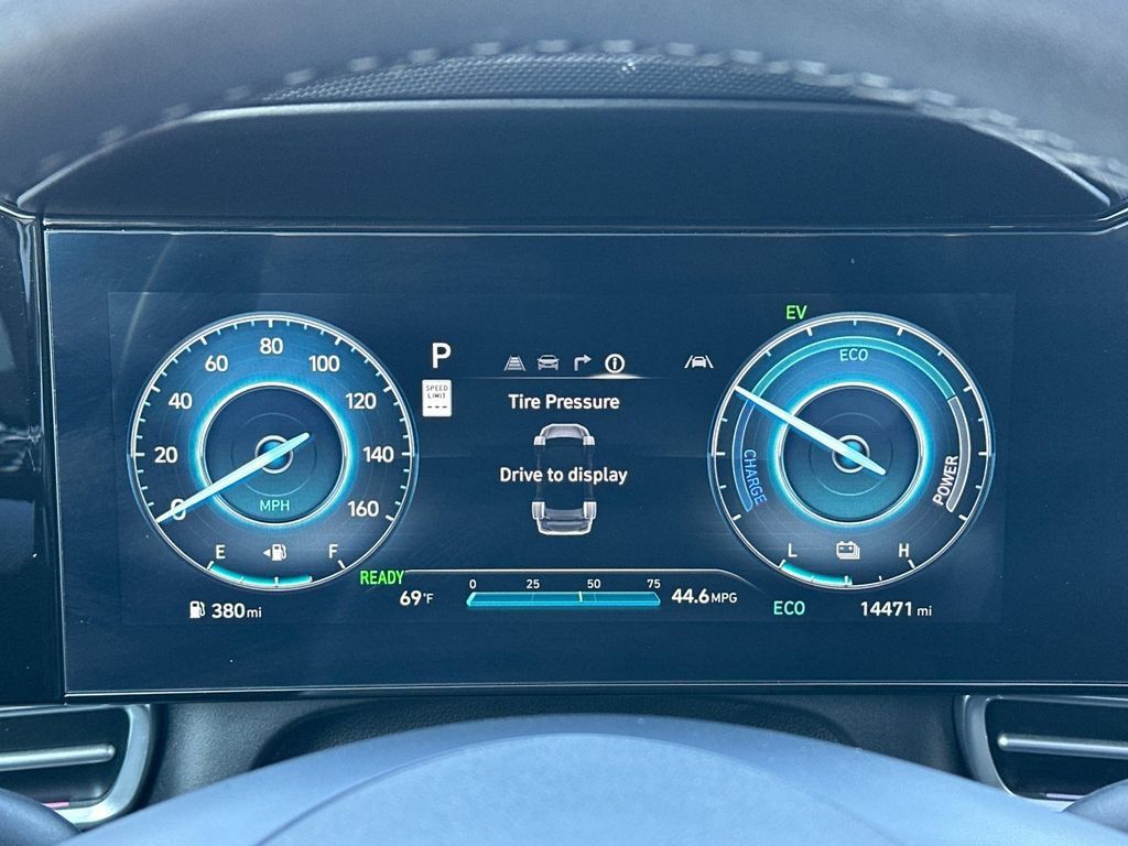 Used 2025 Hyundai Elantra Limited FWD image 31
