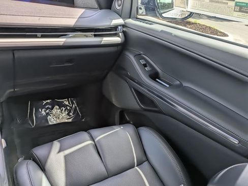 New 2025 Lincoln Navigator Reserve w/ Jet Appearance Package AWD/4WD image 16