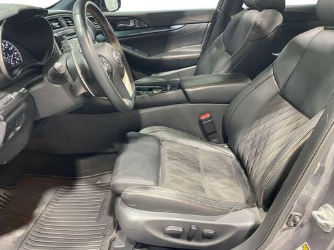 Used 2023 Nissan Maxima SR w/ Sport Mat Group FWD image 16