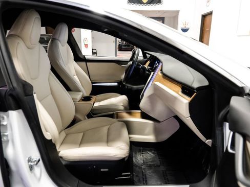 Used 2020 Tesla Model S Long Range image 25