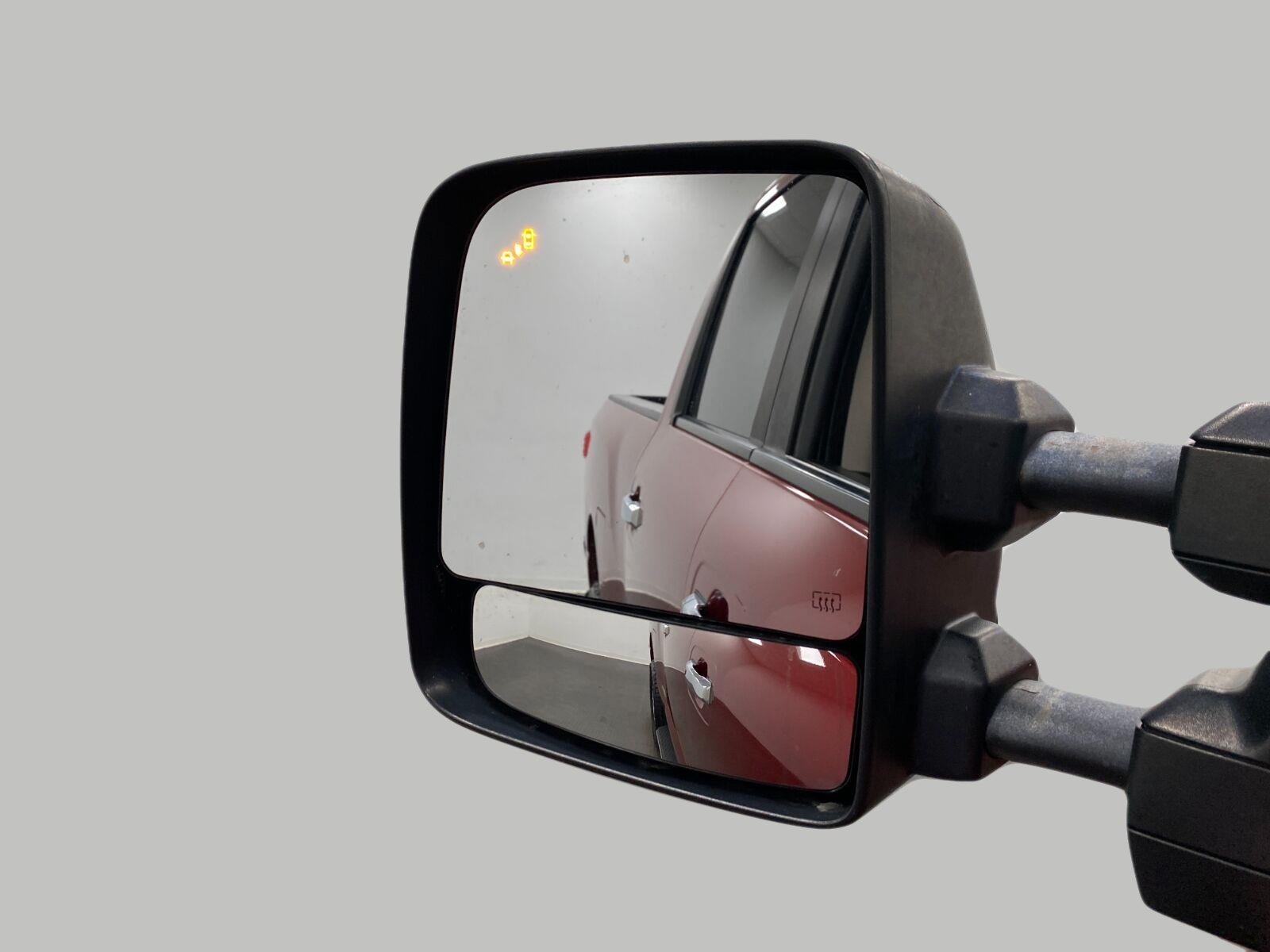 Used 2019 Nissan Titan SV AWD/4WD image 21