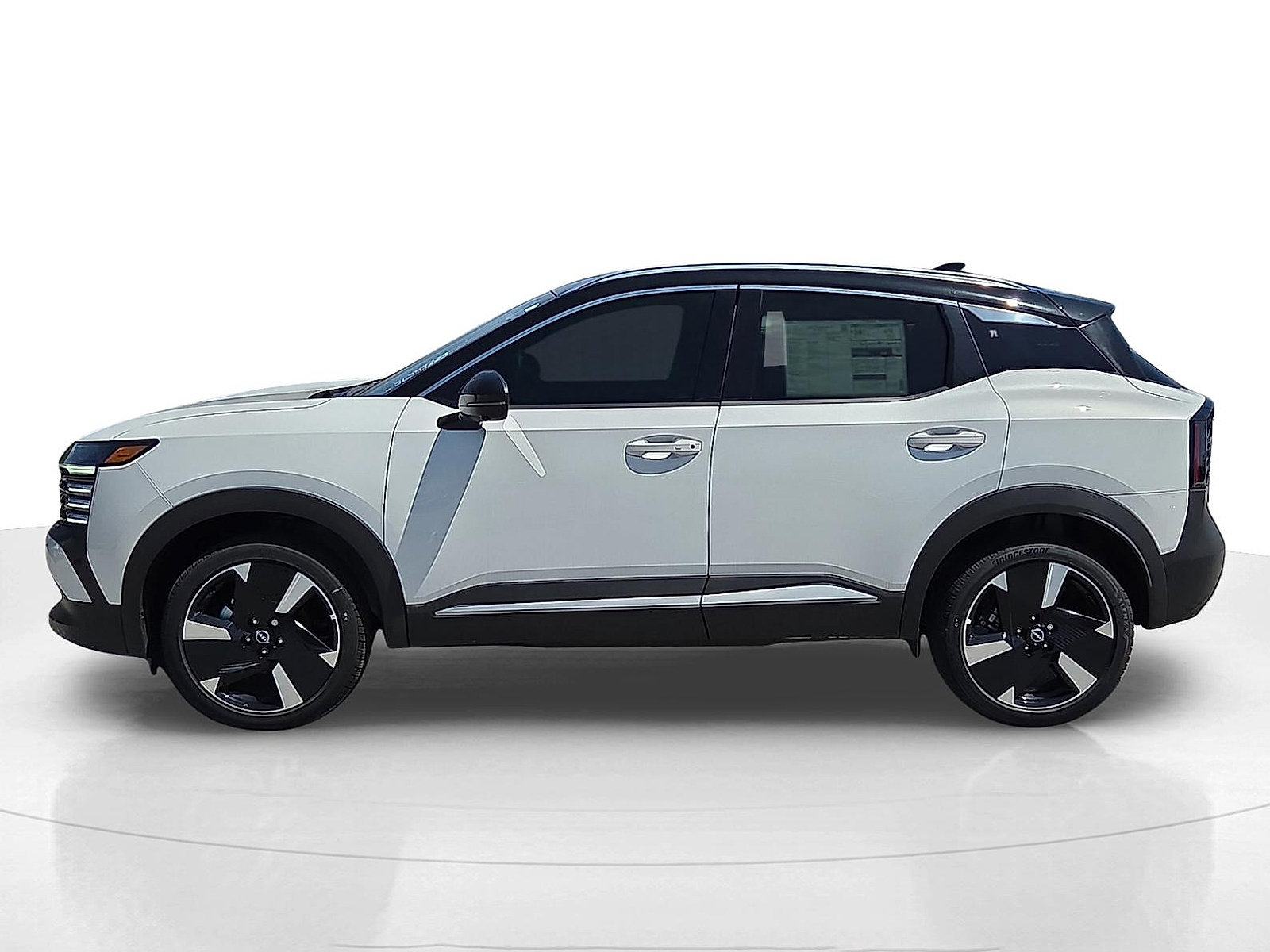 Used 2025 Nissan Kicks SR AWD/4WD image 28