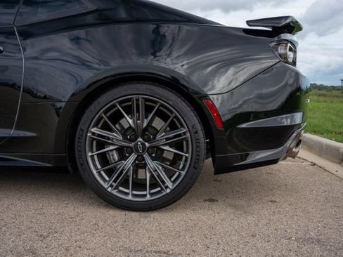 Used 2022 Chevrolet Camaro ZL1 RWD image 11