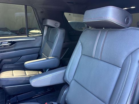 Used 2025 Chevrolet Tahoe RST w/ Comfort Package RWD image 14