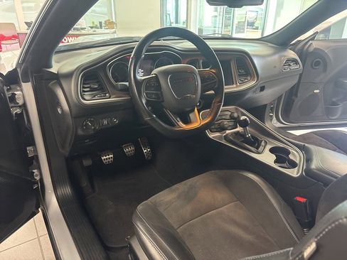 Used 2022 Dodge Challenger R/T w/ Plus Package image 11