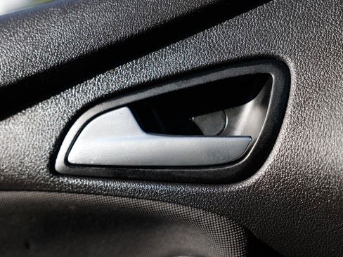 Used 2013 Ford Focus SE FWD image 38