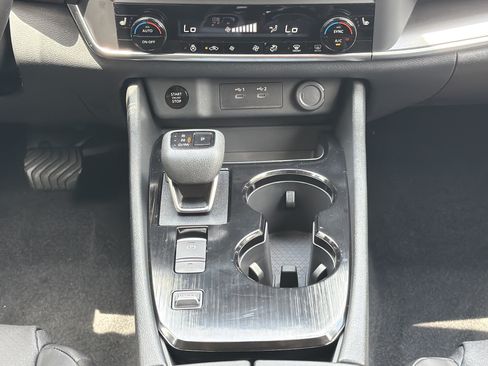 Used 2025 Nissan Rogue SV w/ SV Premium Package FWD image 6