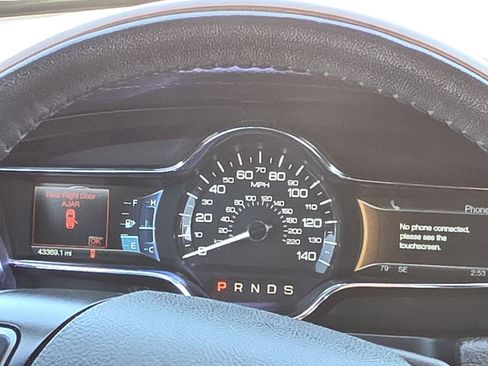 Used 2013 Lincoln MKS FWD image 17