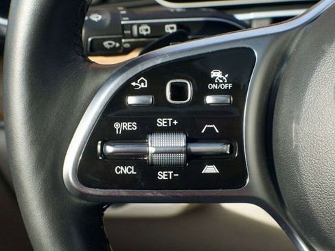 Used 2022 Mercedes-Benz GLS 450 4MATIC image 21