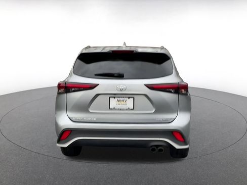 Used 2025 Toyota Highlander XSE image 12