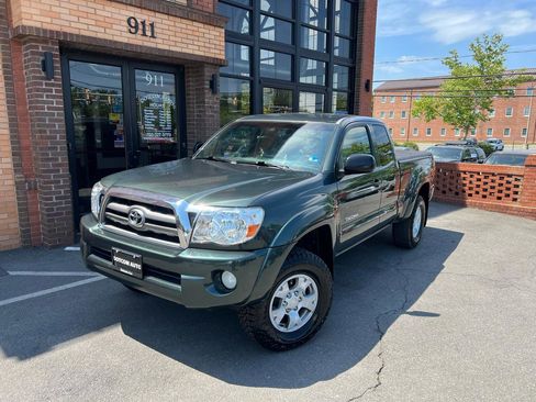 Used 2010 Toyota Tacoma 4x4 Access Cab V6 image 1