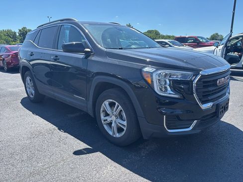 Used 2022 GMC Terrain SLE w/ Driver Convenience Package AWD/4WD image 2