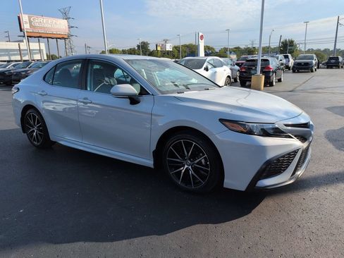 Used 2024 Toyota Camry SE w/ Audio Upgrade Package FWD image 7