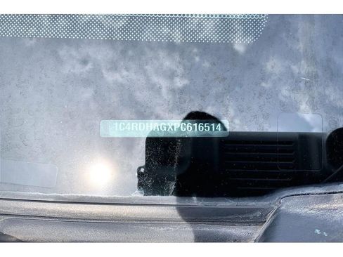 Used 2023 Dodge Durango SXT RWD image 33