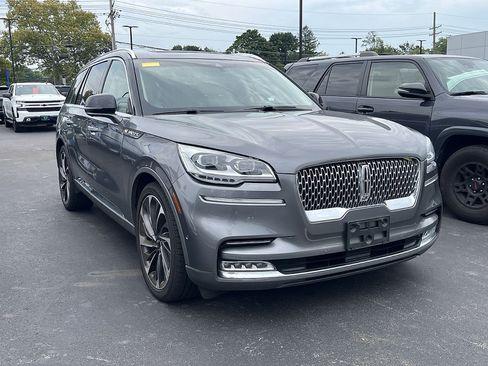 Used 2022 Lincoln Aviator Reserve w/ Equipment Group 201A AWD/4WD image 2