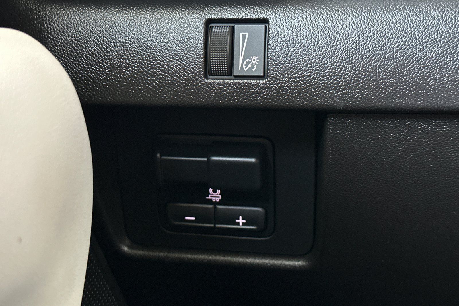 Certified 2024 GMC Canyon AT4X AWD/4WD image 35