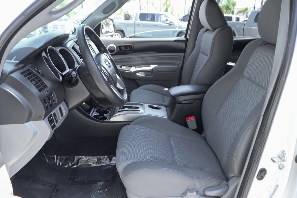 Used 2015 Toyota Tacoma PreRunner w/ TRD Off-Road Package RWD image 17