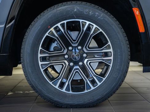 New 2026 Jeep Grand Wagoneer L 4WD image 19