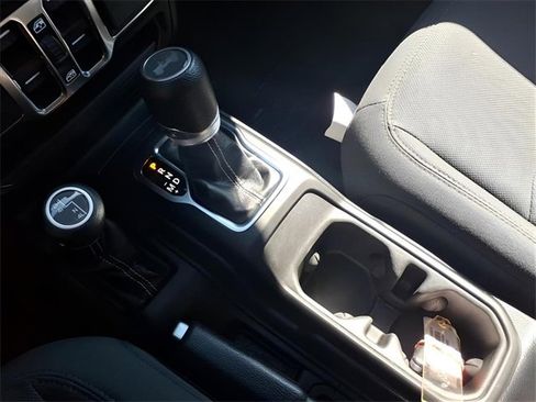 Used 2023 Jeep Wrangler Sahara image 22