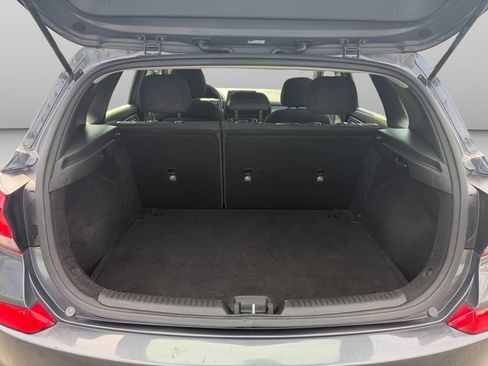 Used 2019 Hyundai Elantra GT FWD image 23