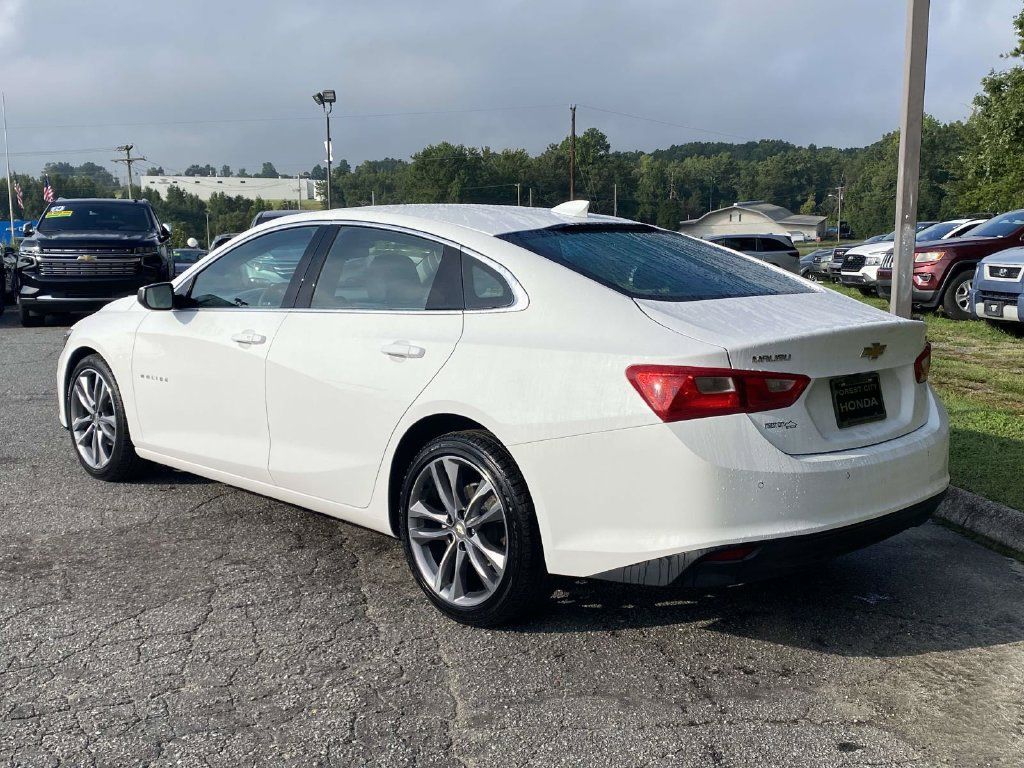 Used 2025 Chevrolet Malibu LT FWD image 3