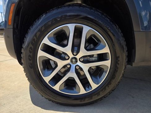 Certified 2025 Land Rover Defender 110 S image 24