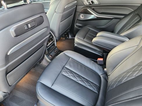 Used 2026 BMW X7 M60i image 31