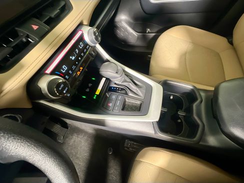 Used 2025 Toyota RAV4 XLE image 26