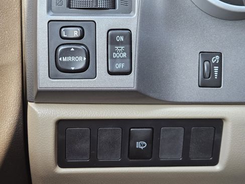 Used 2011 Toyota Sequoia SR5 image 22