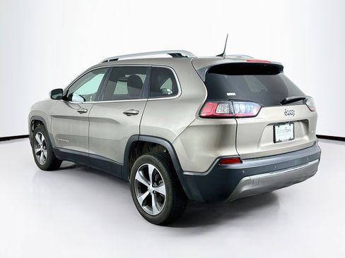 Used 2019 Jeep Cherokee Limited w/ Luxury Group FWD image 5