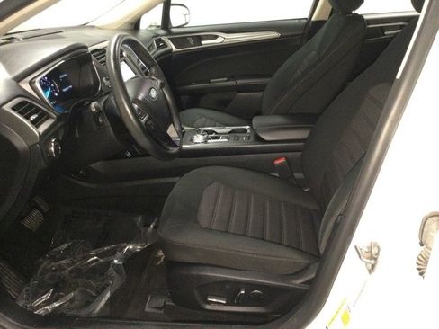 Used 2019 Ford Fusion SE image 10