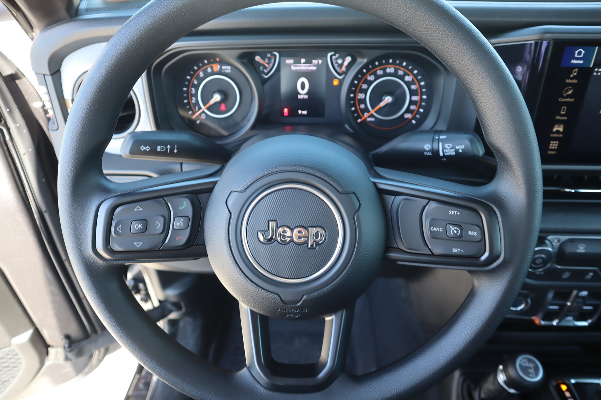 New 2026 Jeep Gladiator Sport AWD/4WD image 3