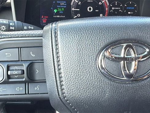 Used 2025 Toyota Sequoia SR5 image 22