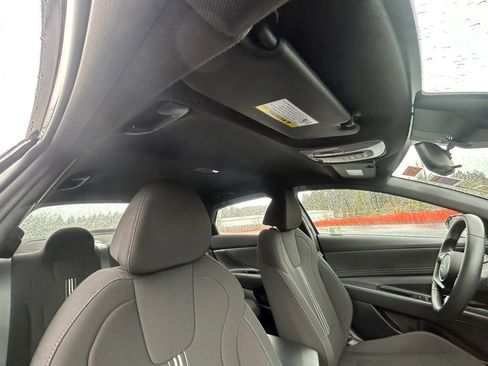 Certified 2025 Hyundai Elantra Sport w/ Cargo Package image 27