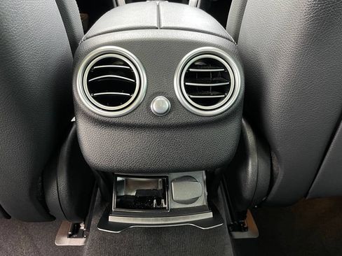 Used 2019 Mercedes-Benz C 300 Sedan image 40