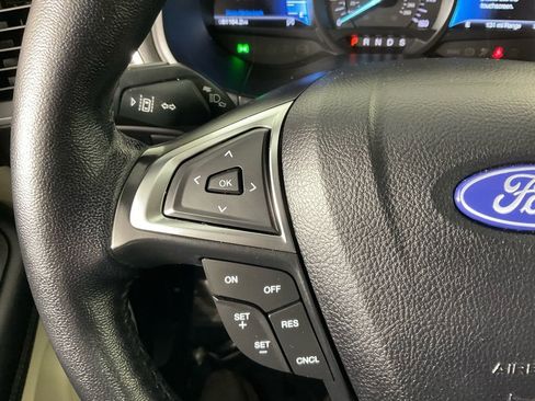 Used 2022 Ford Edge Titanium image 23