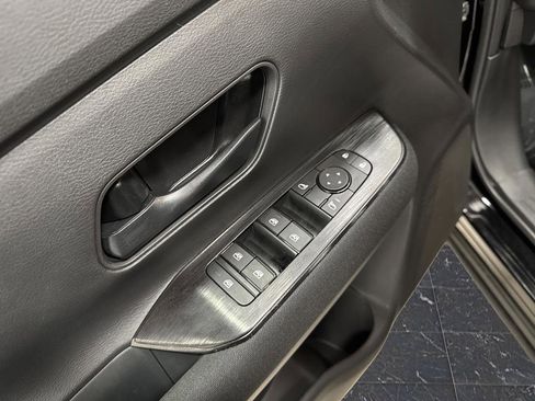 Used 2025 Nissan Kicks S image 23