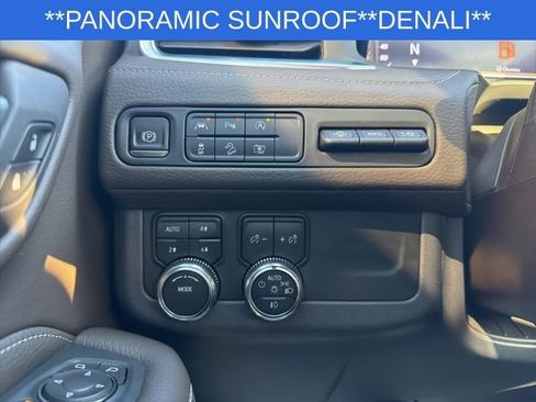 Used 2023 GMC Yukon Denali image 38