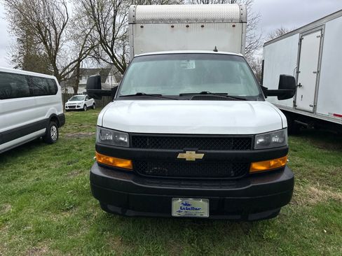Used 2022 Chevrolet Express 3500 w/ Driver Convenience Package image 2
