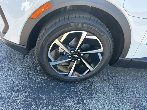 New 2026 Chevrolet Equinox EV LT image 10