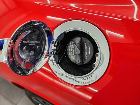 Used 2014 Dodge Challenger SRT8 image 27