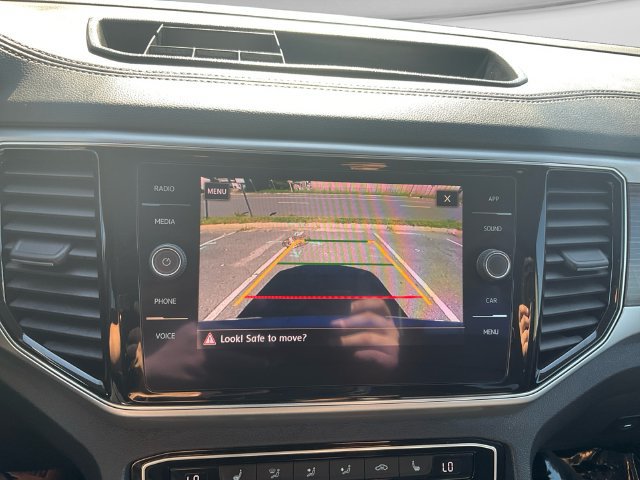 Used 2018 Volkswagen Atlas SEL FWD image 16